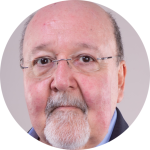 Foto de Apertura del proceso de encuestas del estudiantado con el título y el centro del curso académico 2024/2025.